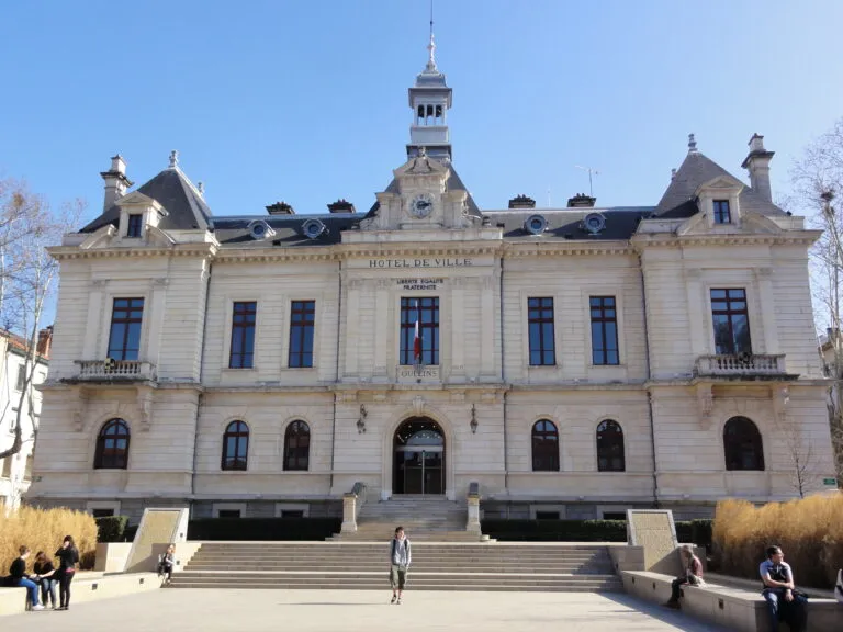 Oullins (69600)